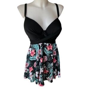 Plus Size Flattering Black & Floral Tankini Swim Top 3X NWOT